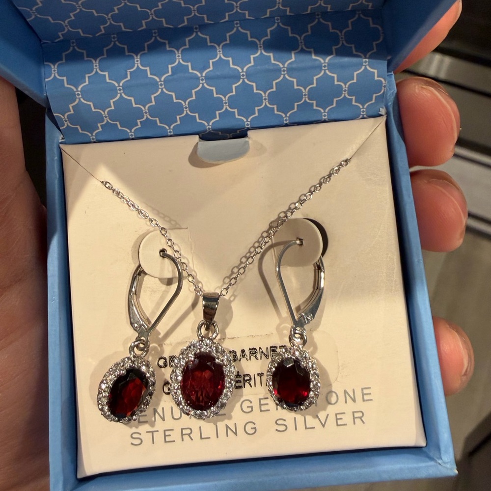 Chateau Sterling Silver Deep Red Garnet Pendant & Earring Set